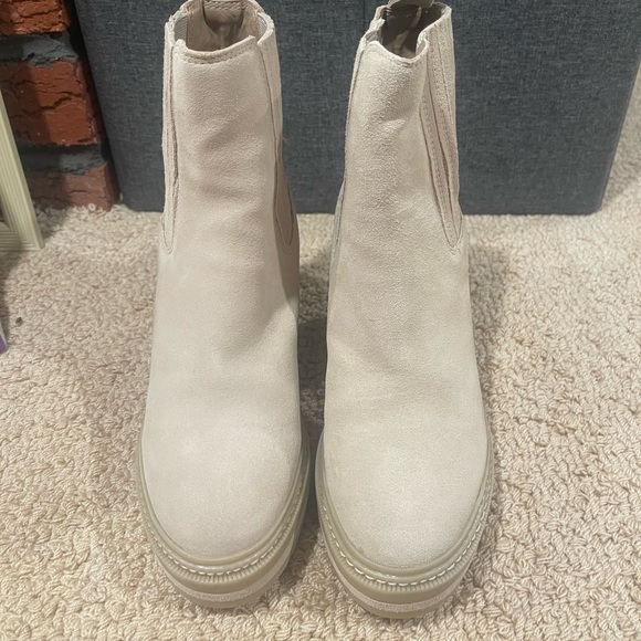 Steve Madden Boots - Picture 2 of 3